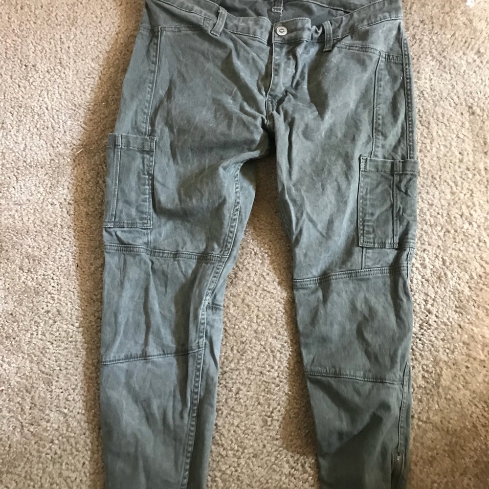 Hollister cargo jeans